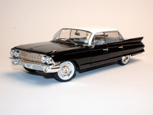 cadillac sedan de ville noir et blanc